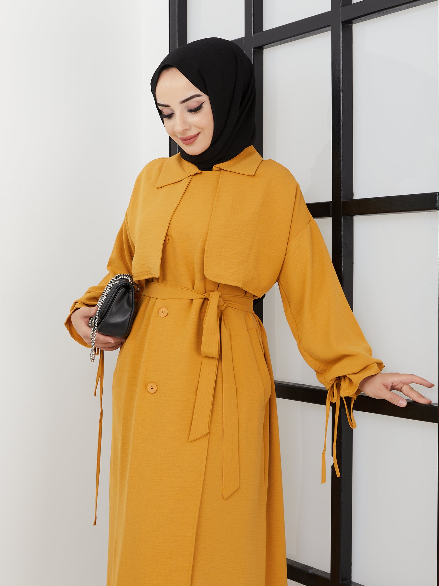 Abaya mit Gürtel – Senf