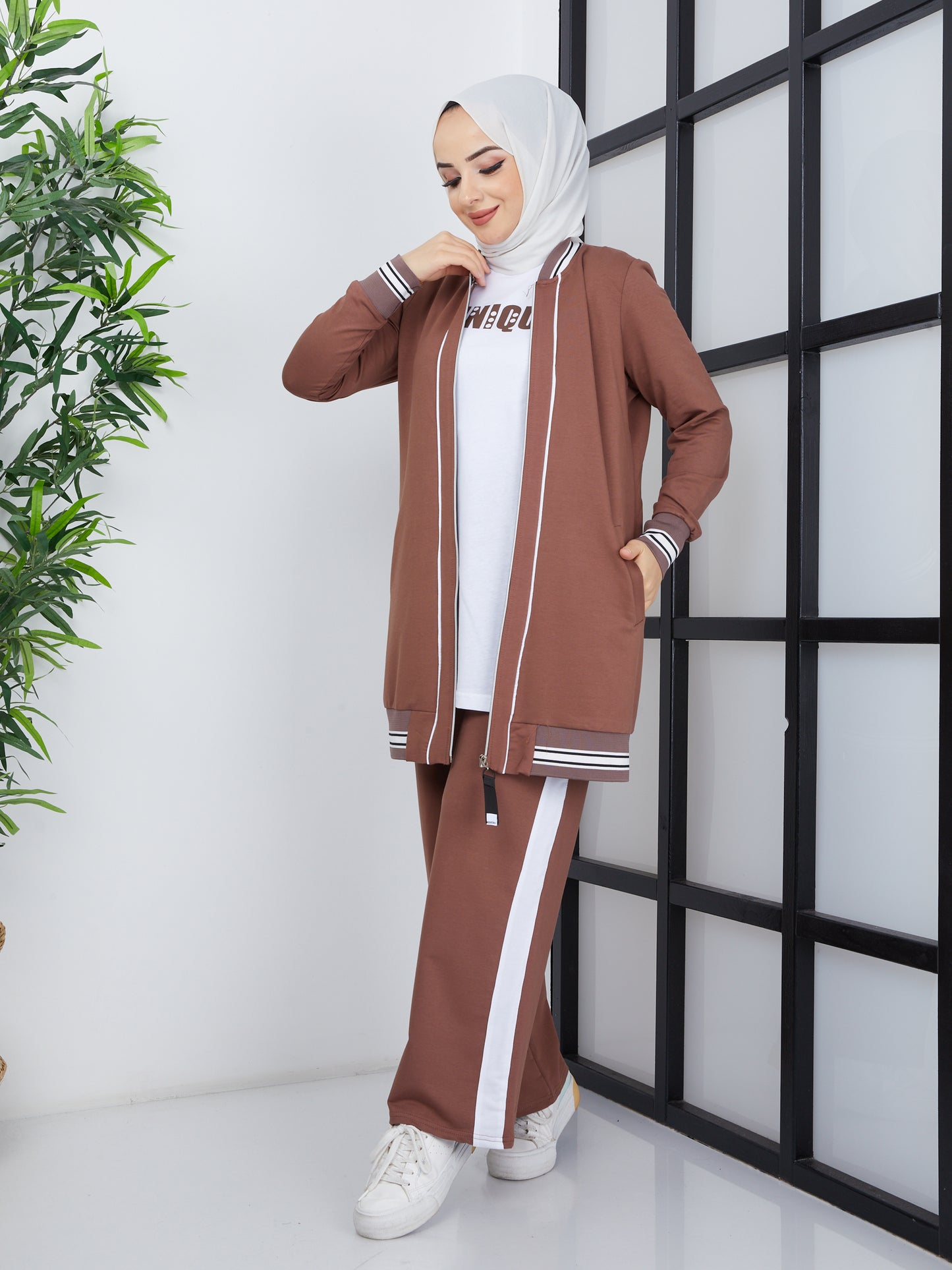 Dreiteiliges Hijab-Set mit Streifenmuster – Gulkurusu