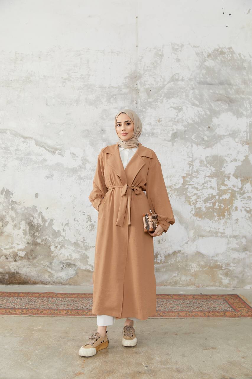 Langer Hijab-Mantel mit Gürtel – Creme