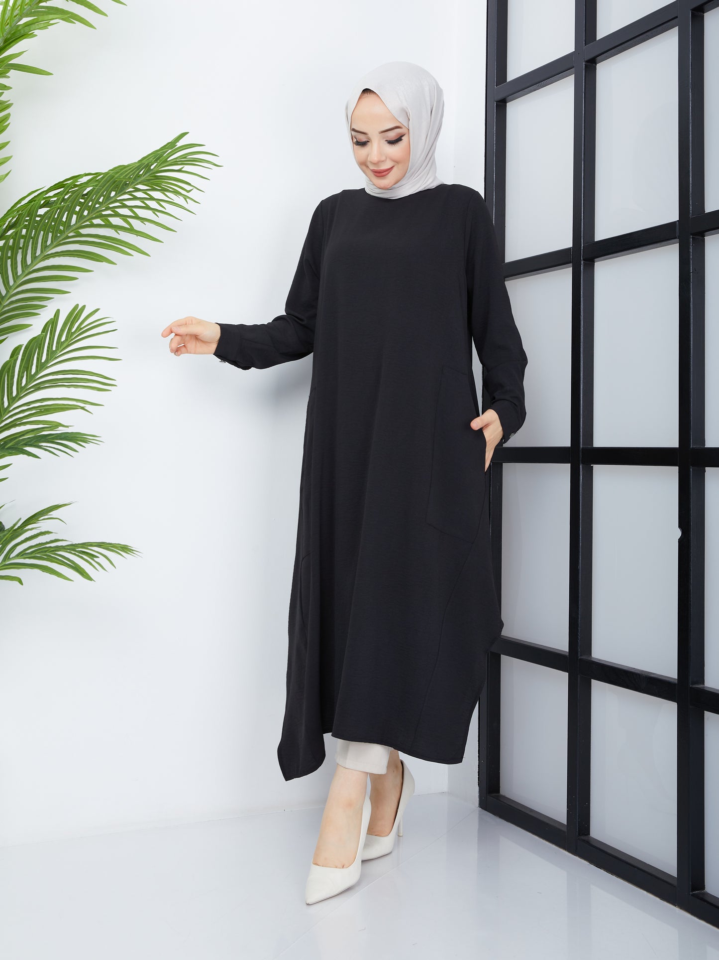 Long Hijab Tunic with Pockets - Black