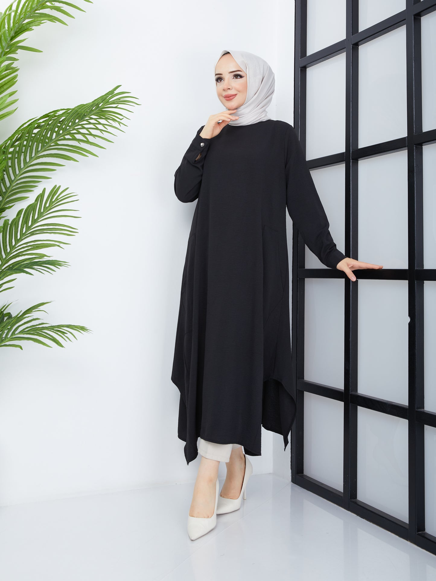 Long Hijab Tunic with Pockets - Black