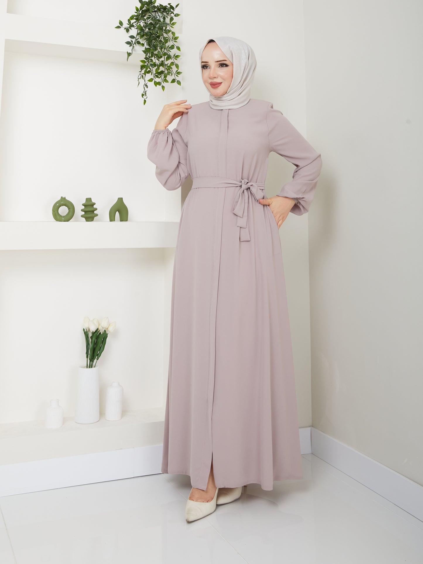 Lässige Hijab-Abaya mit Taillengürtel – Ecru