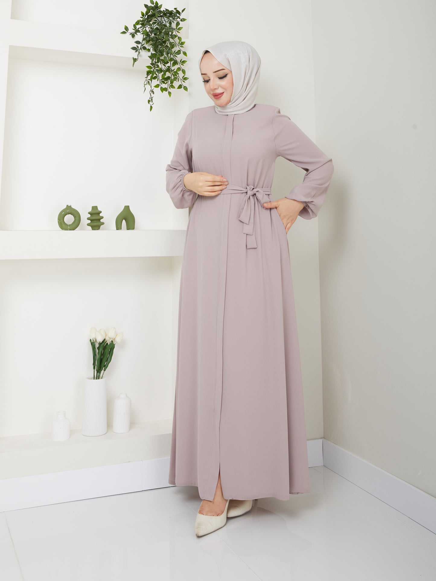 Lässige Hijab-Abaya mit Taillengürtel – Ecru