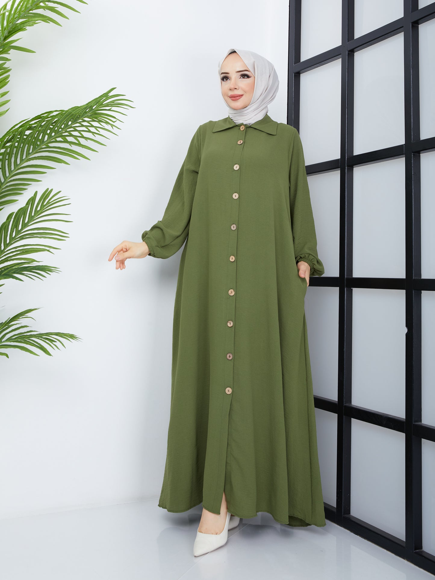 Button-Front Abaya - Green