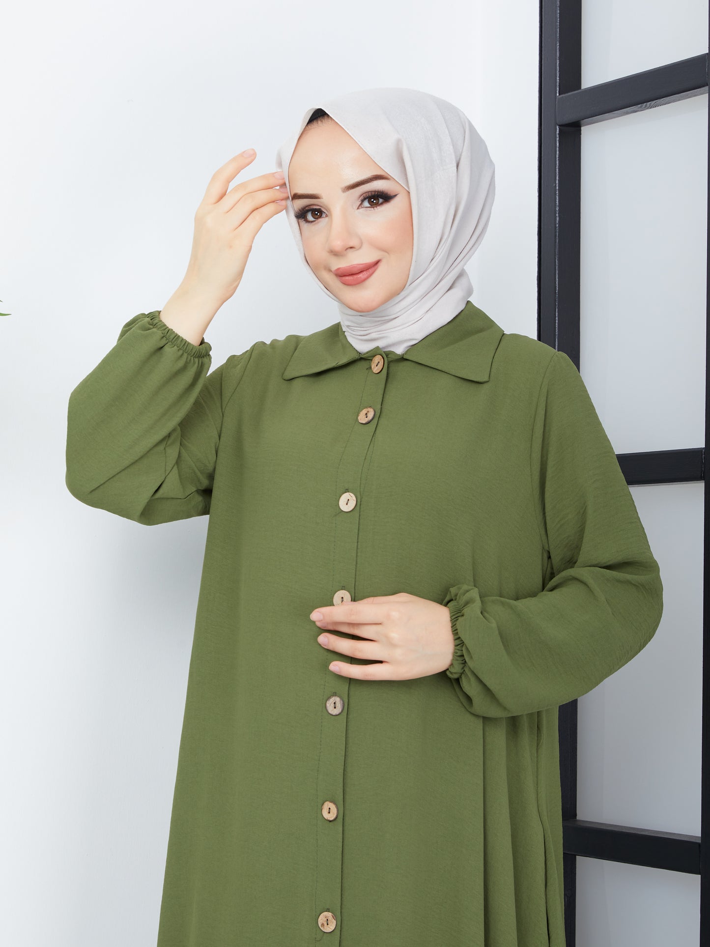 Button-Front Abaya - Green