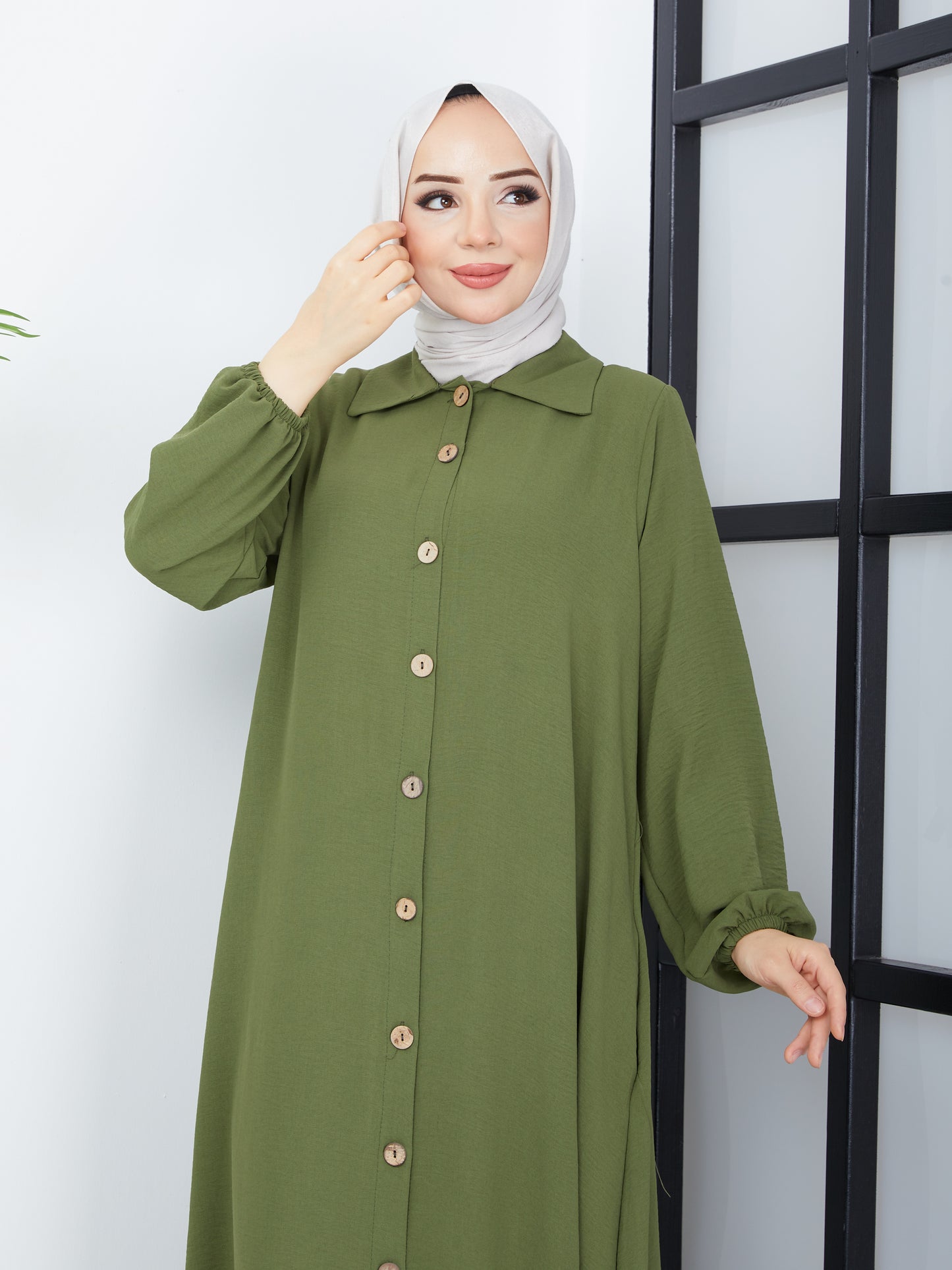 Button-Front Abaya - Green