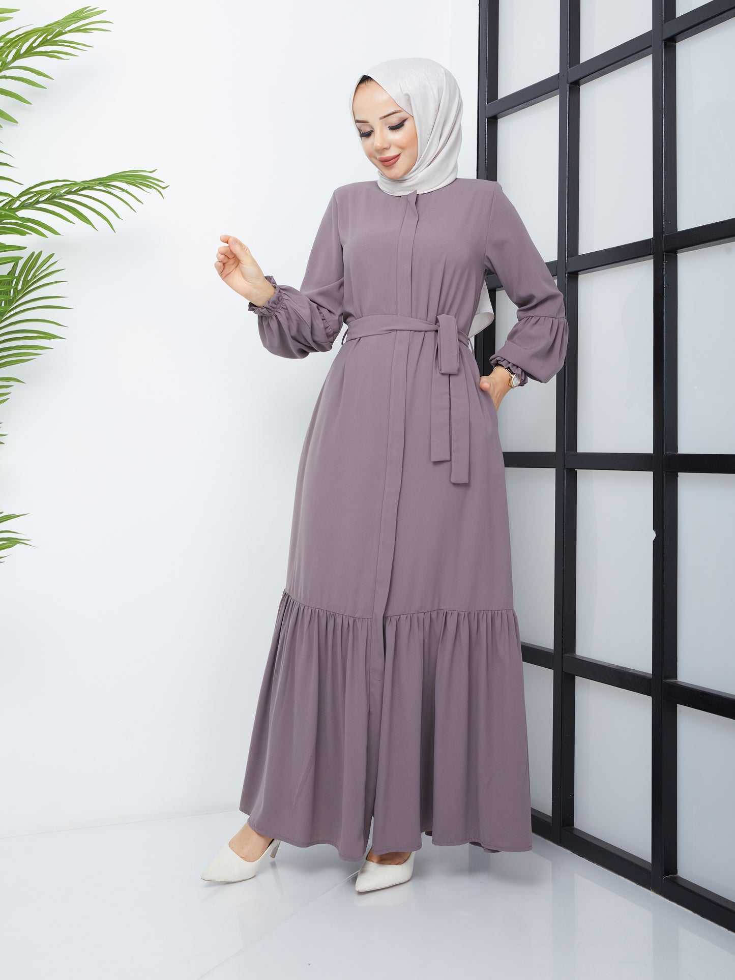 Hijab Abaya mit Faltenrock – Puder