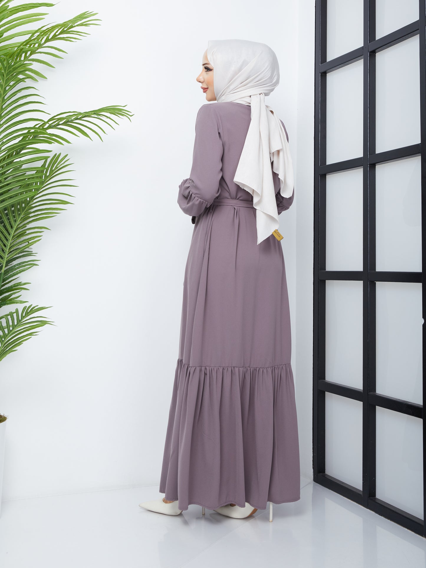 Hijab Abaya mit Faltenrock – Puder