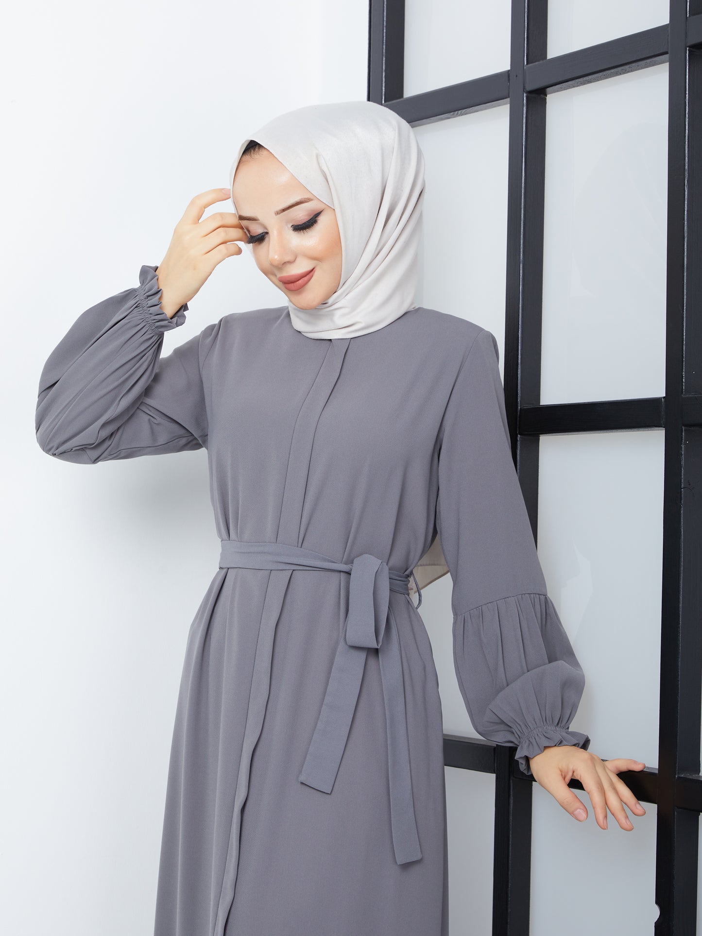 Hijab Abaya avec jupe plissée - Gris