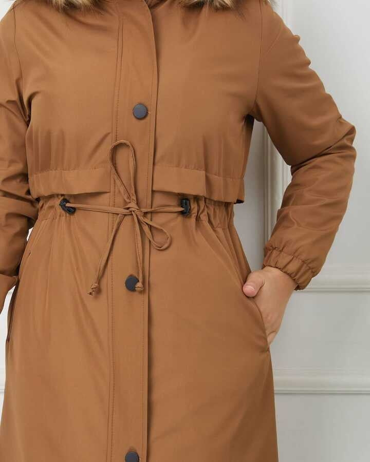 Parka longue à l'intérieur en laine à taille froncée Tan